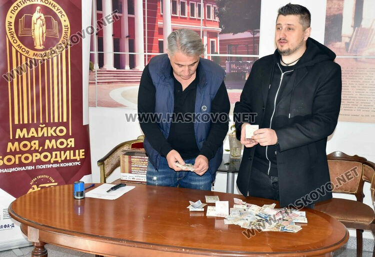 Млади творци събраха 1065 лева за децата на Хасково