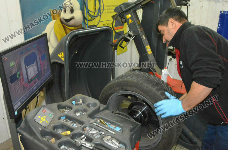 Между 10 и 60 лева струва в Хасково смяната на летните със зимни гуми  