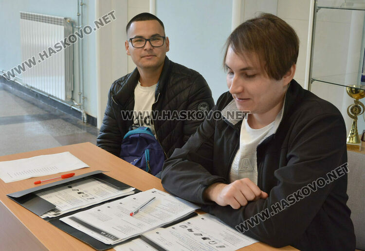 Представиха вестник „Паскалевци“ за 60-годишнината на ПГТ „Александър Паскалев“