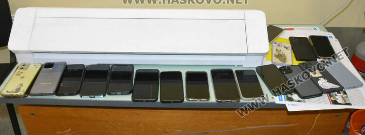 Представиха вестник „Паскалевци“ за 60-годишнината на ПГТ „Александър Паскалев“