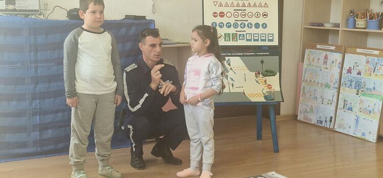 В ДГ „Буратино“ – Смолян се проведе открит урок по пътна безопасност (Галерия)