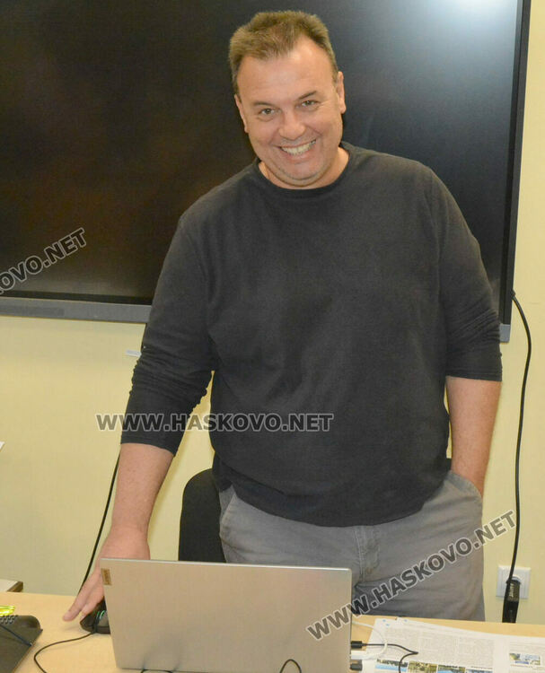 Представиха вестник „Паскалевци“ за 60-годишнината на ПГТ „Александър Паскалев“