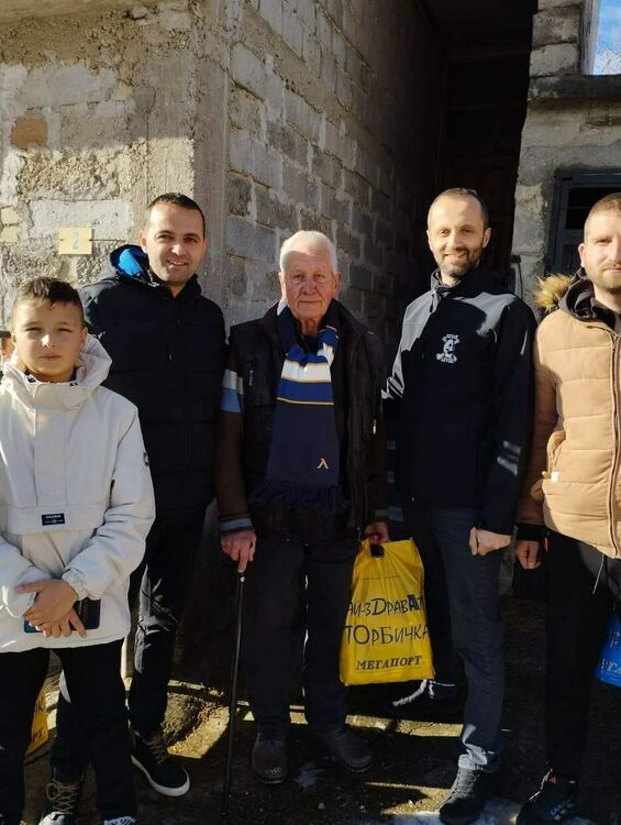 Фен клубът на Левски в Смолян стартира поредната си благотворителна кампания в помощ на възрастни и самотни жители на Родопите