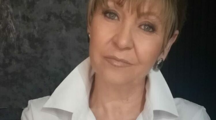 На 5 ноември  в зала „Петър Стайков” на КДК ще бъде представена писателката Тони Маркс от Бургас 