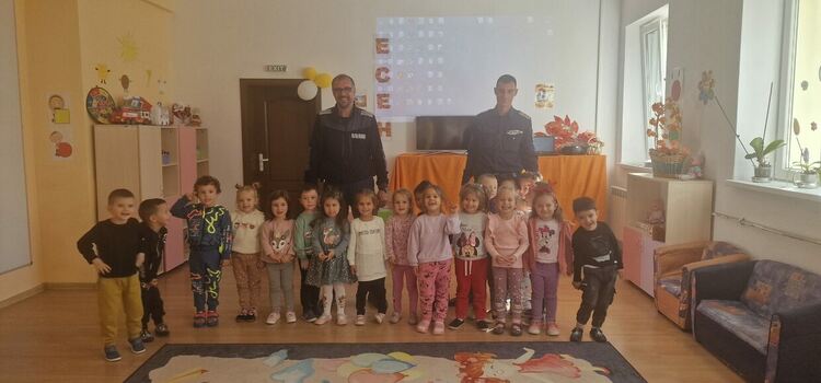 В ДГ „Буратино“ – Смолян се проведе открит урок по пътна безопасност (Галерия)