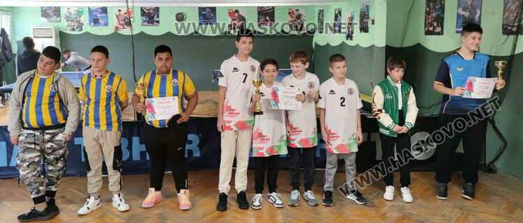 Стартираха ученическите игри по бадминтон и тенис на маса в Хасково 