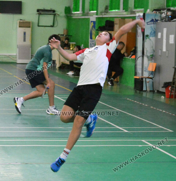 Стартираха ученическите игри по бадминтон и тенис на маса в Хасково 