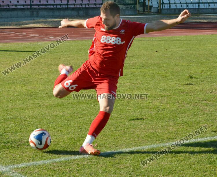 „Саяна Хасково“ се върна към победите с бой над „Асеновец“