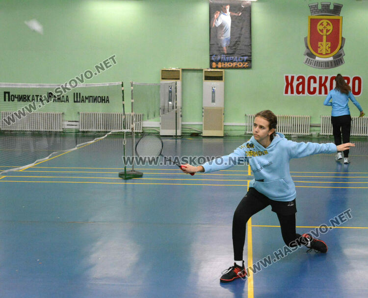 Стартираха ученическите игри по бадминтон и тенис на маса в Хасково 