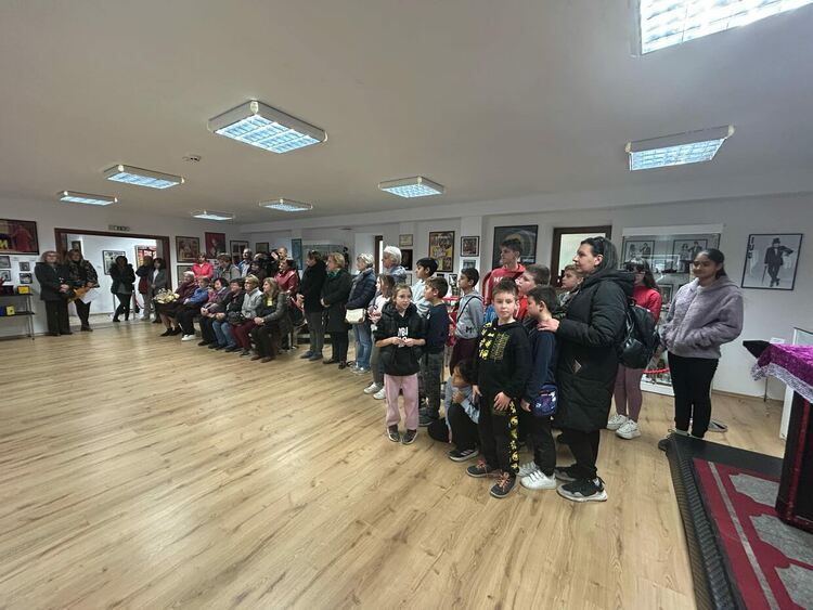 Илюзионистът Ненчо Илчев бе отличен като Будител на годината в с. Момчиловци