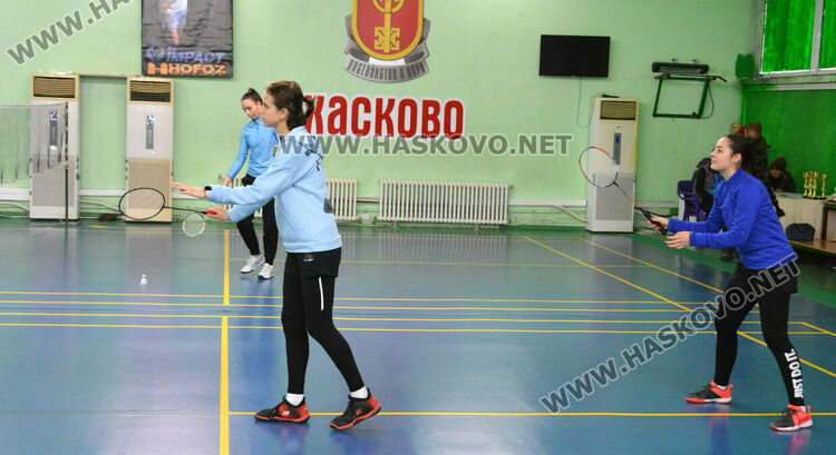 Стартираха ученическите игри по бадминтон и тенис на маса в Хасково 