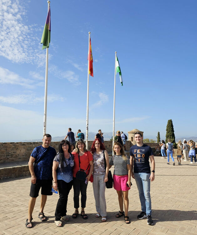 Учители от ПГМЕТ обмениха опит с колеги в Испания за изкуствения интелект и приложението му в училище