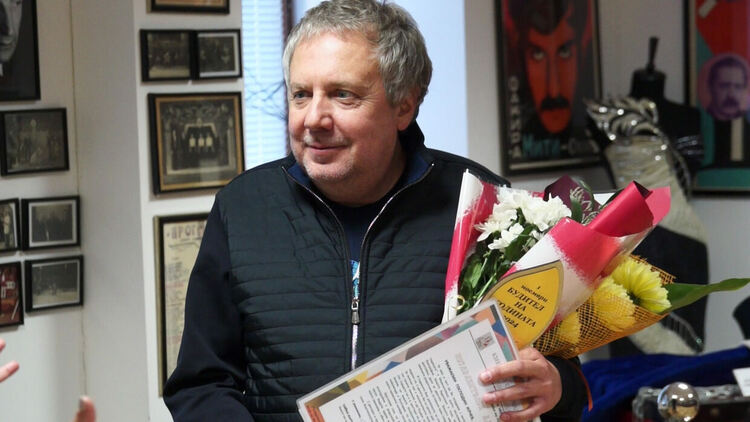 Илюзионистът Ненчо Илчев бе отличен като Будител на годината в с. Момчиловци