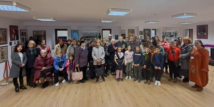 Илюзионистът Ненчо Илчев бе отличен като Будител на годината в с. Момчиловци