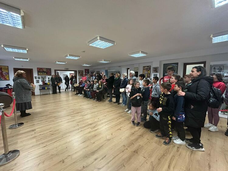 Илюзионистът Ненчо Илчев бе отличен като Будител на годината в с. Момчиловци