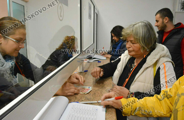 Изплащат възнагражденията на 1284 членове на СИК в Хасково