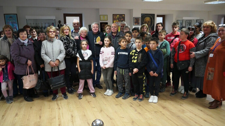 Илюзионистът Ненчо Илчев бе отличен като Будител на годината в с. Момчиловци