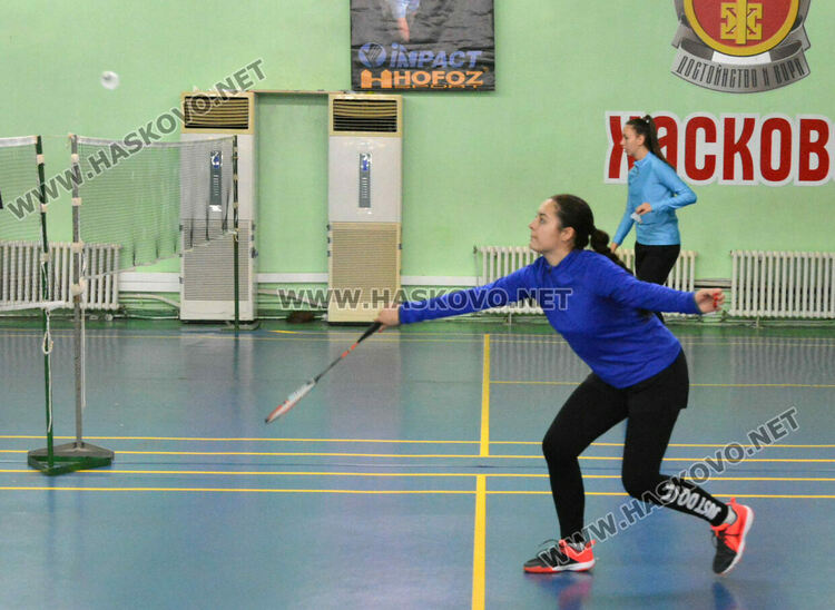 Стартираха ученическите игри по бадминтон и тенис на маса в Хасково 