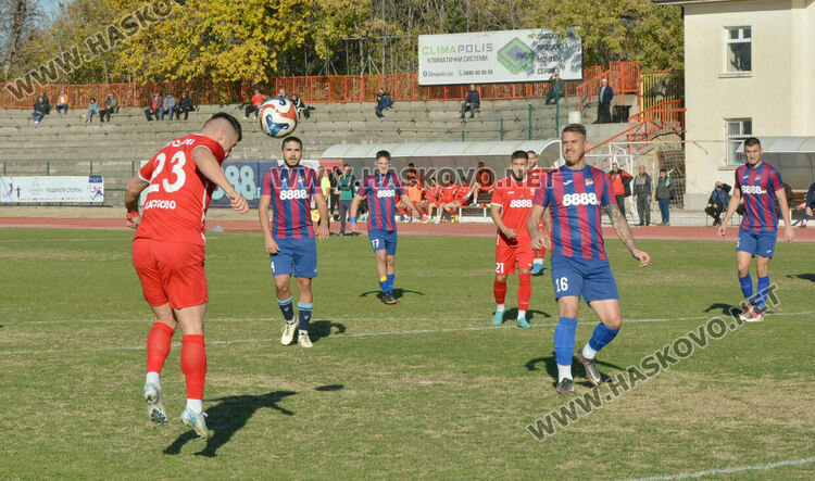 „Саяна Хасково“ се върна към победите с бой над „Асеновец“