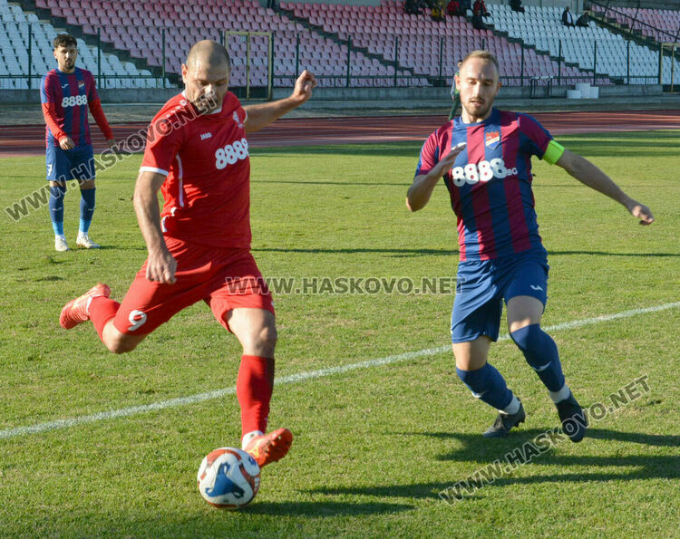 „Саяна Хасково“ се върна към победите с бой над „Асеновец“