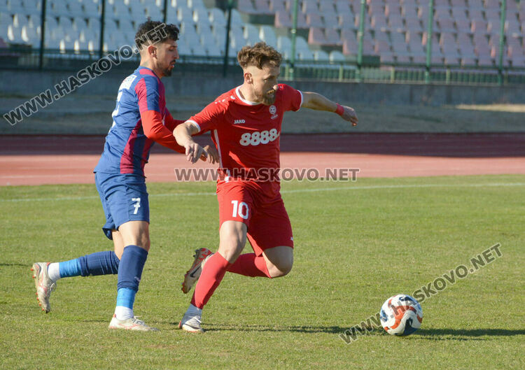 „Саяна Хасково“ се върна към победите с бой над „Асеновец“