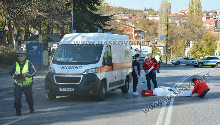 Жена загина на място при удар от БМВ на бул. „Освобождение“ в Хасково