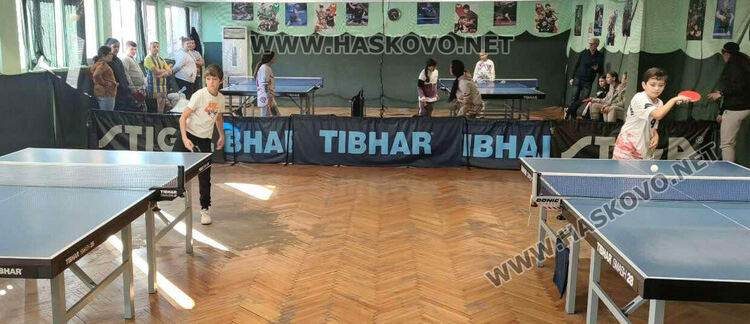 Стартираха ученическите игри по бадминтон и тенис на маса в Хасково 