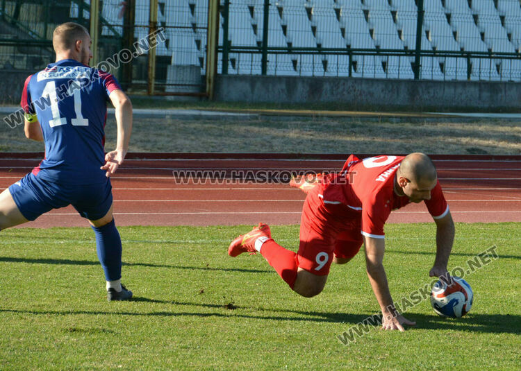 „Саяна Хасково“ се върна към победите с бой над „Асеновец“