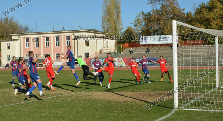 „Саяна Хасково“ се върна към победите с бой над „Асеновец“