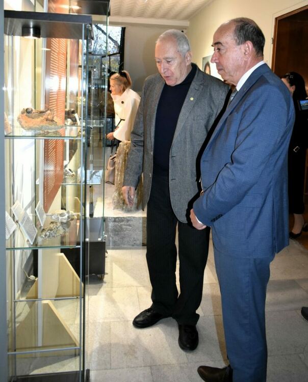 Изложба в Асеновград разказва за първите хора на Земята