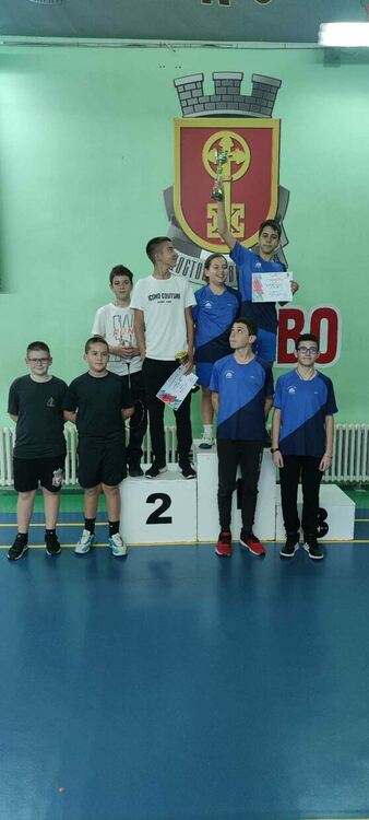 Завърши първият ден от общинските състезания за ученици по бадминтон и тенис на маса