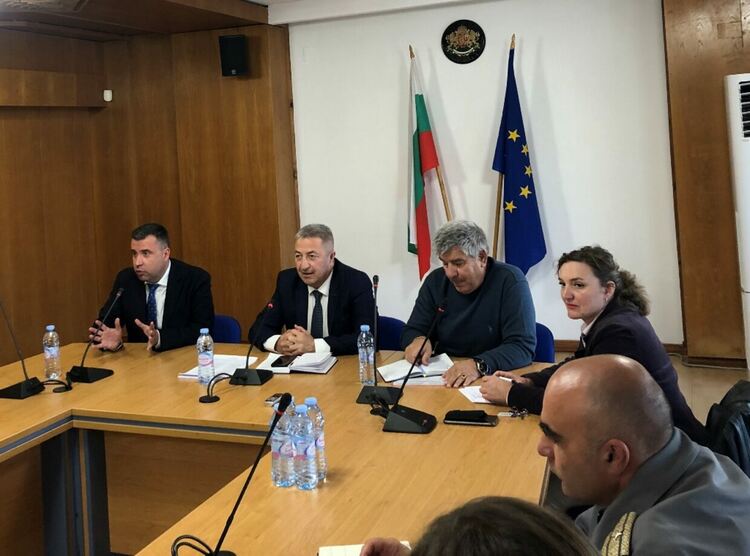 Общините и институции в готовност за работа при зимни условия