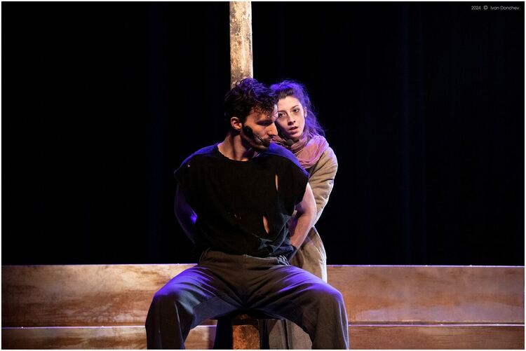 "Хиляда и вторият" - една притча за духовното оцеляване на човека 