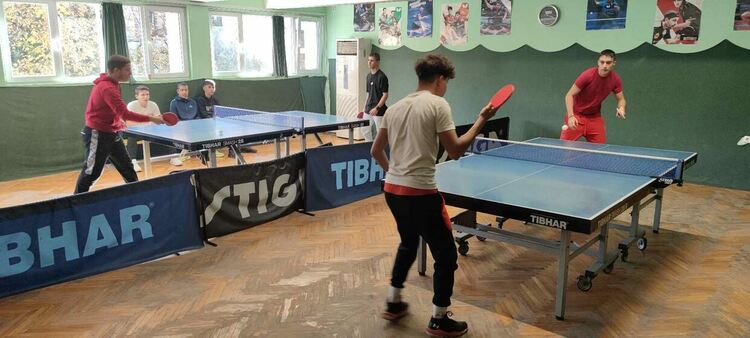 Момчетата на ПМГ спечелиха ученическите игри по тенис на маса 