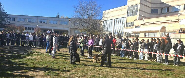 Над 120 ученици казаха „не“ на наркотичната и хазартната зависимост 