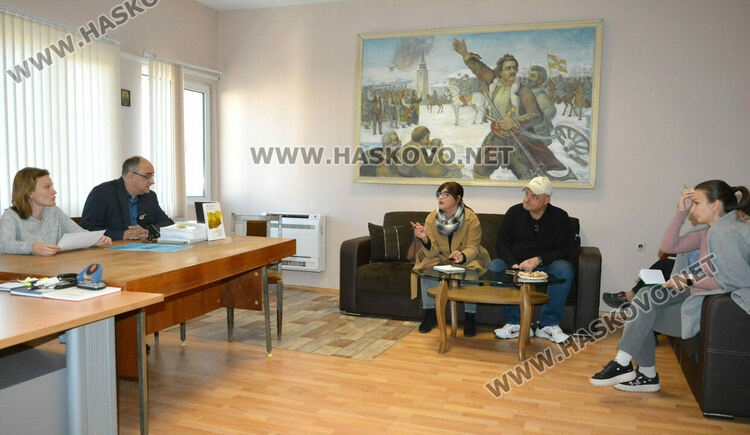 Показват „Златната книга на Хасково“ в регионалния музей