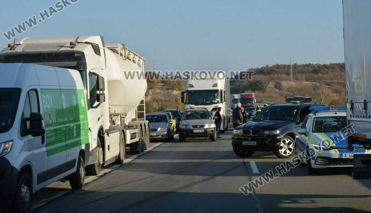 Баща и син са с опасност за живота след тежката катастрофа на магистрала „Марица“