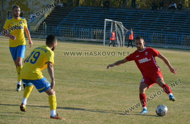Влади Узунов донесе победата на „Саяна Хасково“  над „Димитровград“