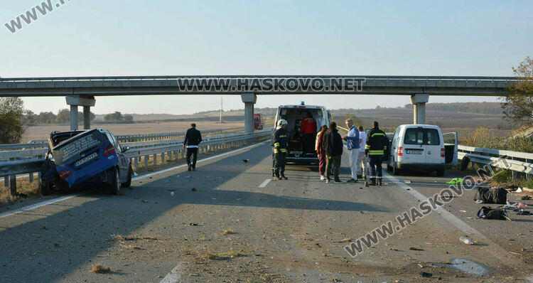 Баща и син са с опасност за живота след тежката катастрофа на магистрала „Марица“
