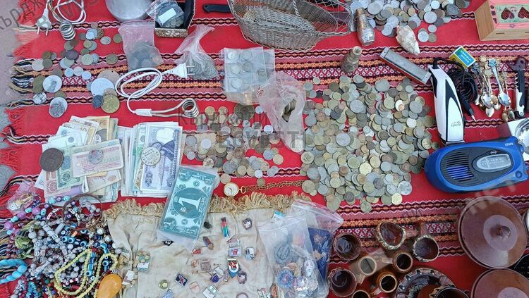 Чейндж бюро за стари пари отвориха на Битака в Кърджали