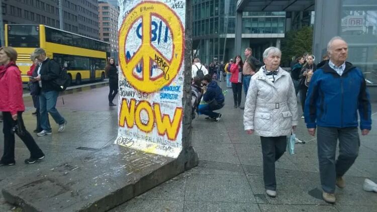 Отбеляваме 35 години от падането на Берлинската стена