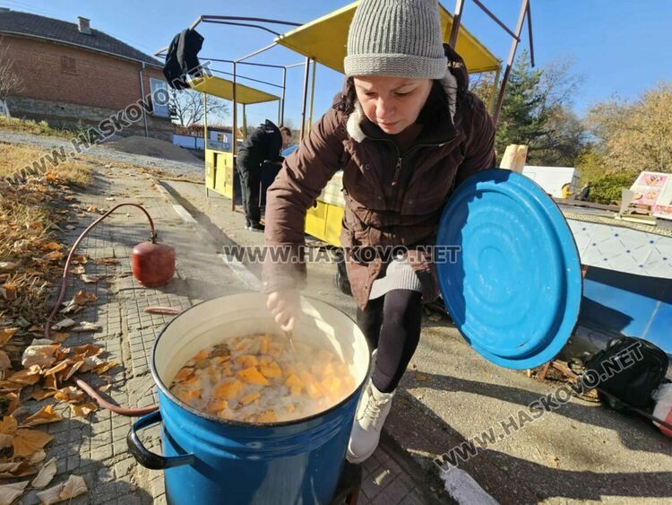 Уникални ястия от тиква представиха в Долно Белево