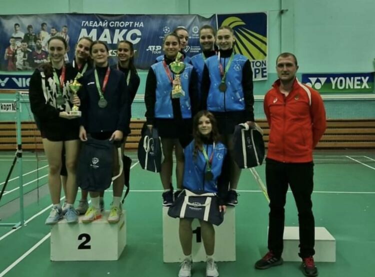 Титла и бронзови медали за бадминтонистите на Хасково
