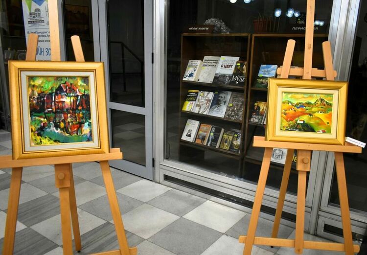 Внучката на Николай Хайтов припомни за дядо си със своя изложба 