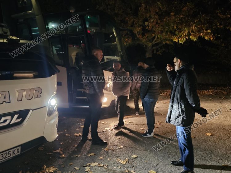 10 автобуса с привърженици на ДПС-НН от Хасковско се включиха в протеста в София