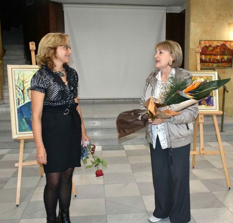 Внучката на Николай Хайтов припомни за дядо си със своя изложба 