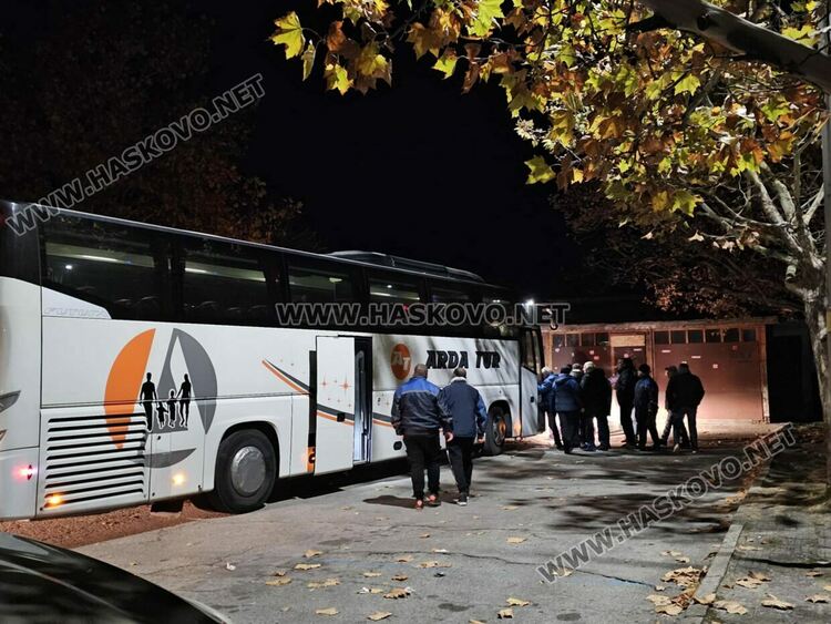 10 автобуса с привърженици на ДПС-НН от Хасковско се включиха в протеста в София