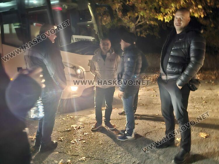 10 автобуса с привърженици на ДПС-НН от Хасковско се включиха в протеста в София