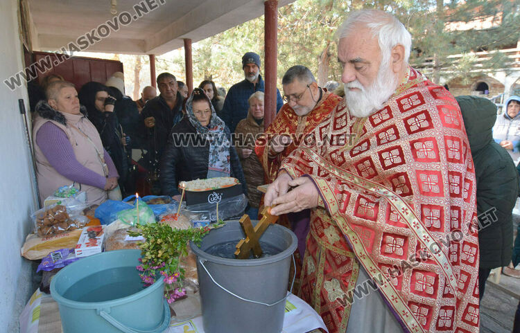 Почитаме Свети Мина – покровителят на семейството