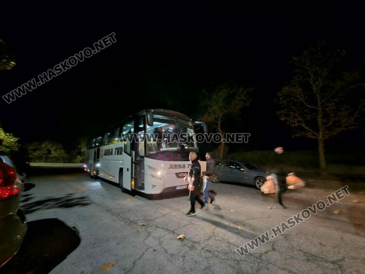 10 автобуса с привърженици на ДПС-НН от Хасковско се включиха в протеста в София